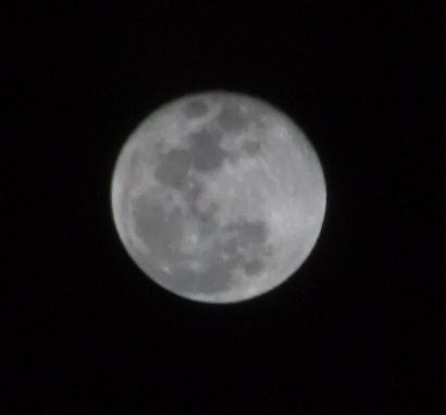 昨晚拍摄的月亮