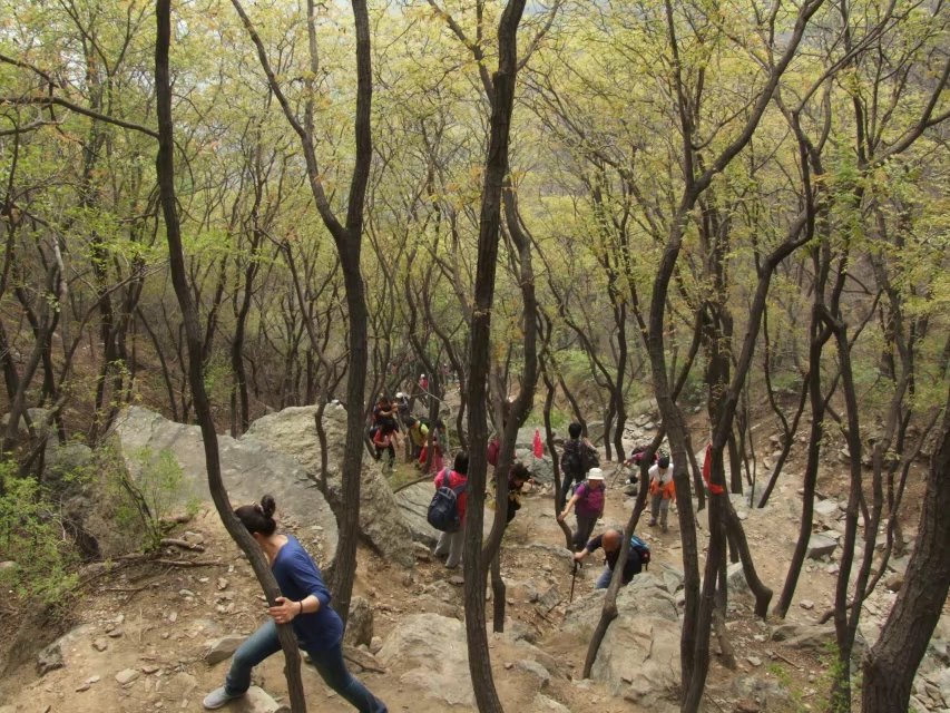 户外徒步香八拉